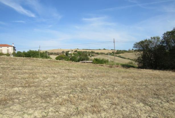 Ruin of 180 sqm with 1000sqm of land in a beautiful and panoramic position. 3