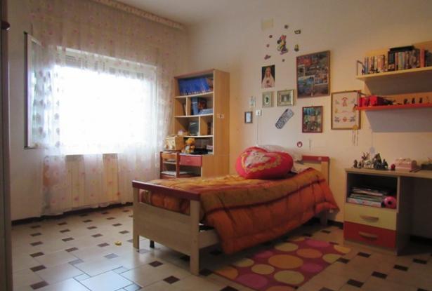 Hill top, detached, finished, 3 bedroom house with amazing views, garden and garage. 7
