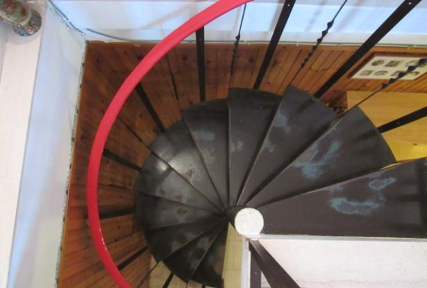 Hill top, detached, finished, 3 bedroom house with amazing views, garden and garage. 9