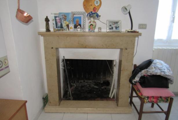 Historic center of town, perched on the hill top with amazing mountain views, 3 bedrooms habitable with outbuildings. 5