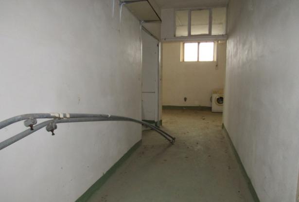 Rough 200sqm skeleton 1km to the city center, peaceful, 5 bedrooms 500sqm of garden. 6