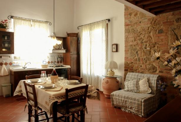 Wonderful Walk distance farmhouse with vineyard 7