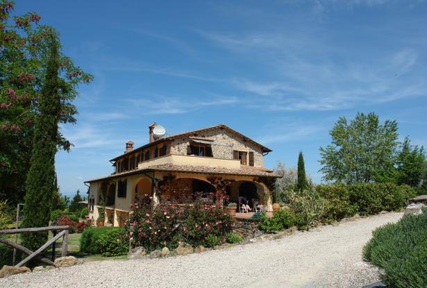 Wonderful Walk distance farmhouse with vineyard 25