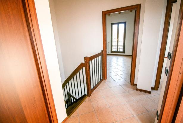 Zocca, large duplex with three bedrooms and panoramic balcony 18