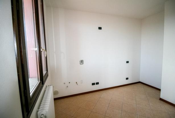Zocca, large duplex with three bedrooms and panoramic balcony 7