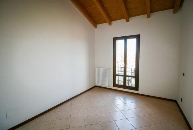 Zocca, large duplex with three bedrooms and panoramic balcony 19
