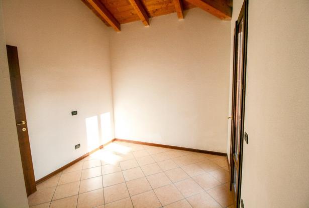 Zocca, large duplex with three bedrooms and panoramic balcony 36