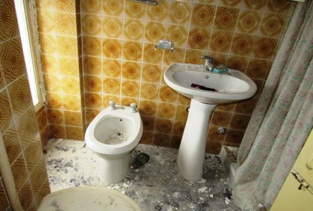 Original condition 1900s, stone town house with 3 bedrooms, sun terrace, in a fantastic, typical Italian town 1