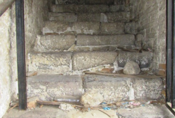 Original condition 1900s, stone town house with 3 bedrooms, sun terrace, in a fantastic, typical Italian town 4