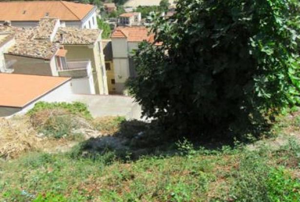 Stone , semi-detached with garden to restructure. Located in a panoramic position 14