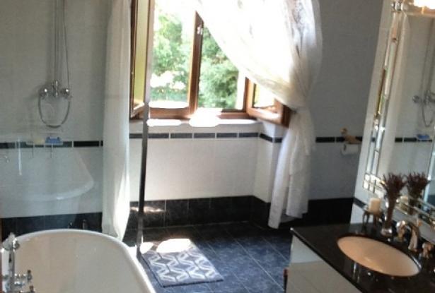 Upstairs shared bath / shower Upstairs shared bath / shower