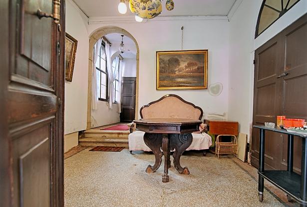 Venice- St. Mark’s district , charming apartment with canal view. Ref. 162c 1