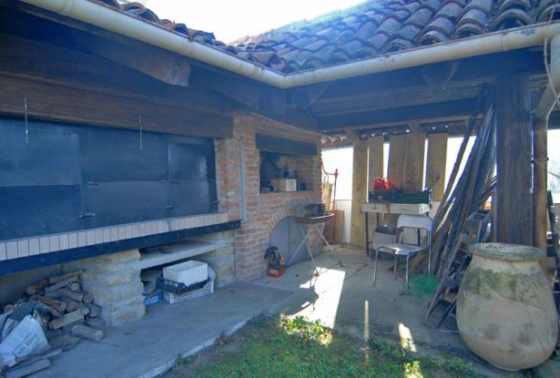 Farmhouse for sale in langhe area Farmhouse for sale in langhe area