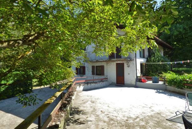 Farmhouse for sale in langhe area Farmhouse for sale in langhe area