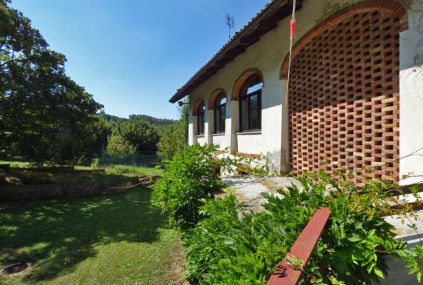 Farmhouse for sale in langhe area Farmhouse for sale in langhe area