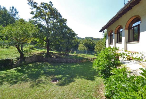 Farmhouse for sale in langhe area Farmhouse for sale in langhe area