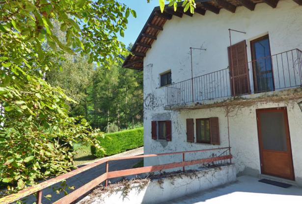 Farmhouse for sale in langhe area Farmhouse for sale in langhe area