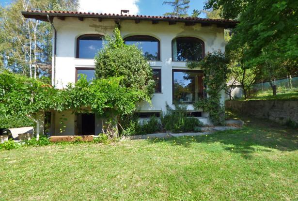 Farmhouse for sale in langhe area Farmhouse for sale in langhe area