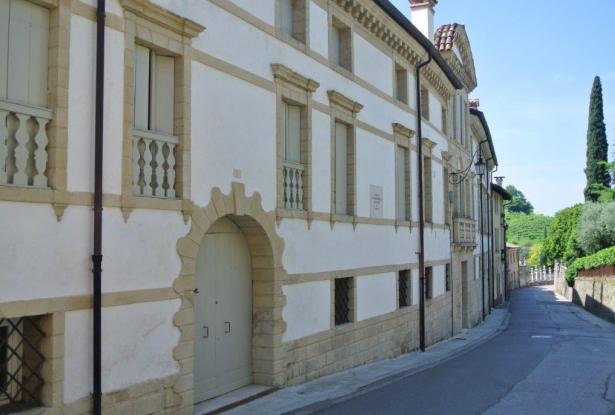 Asolo. Stunning apartment in historic building. P.O.A. ref.54a 0