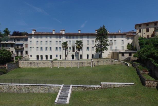 Asolo. Stunning apartment in historic building. P.O.A. ref.54a 3