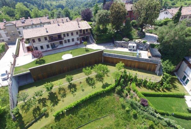 Asolo. Stunning apartment in historic building. P.O.A. ref.54a 8