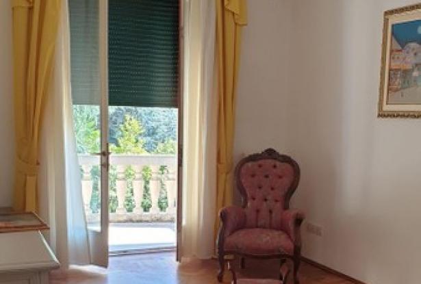 Montebelluna ( Treviso) charming villa with park. ref.52a 12