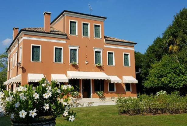 Valdobbiadene (Treviso) Charming Venetian villa with park ref.53a 0