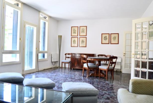 Venice - Dorsoduro elegant 2 bedroom apartment by the Giudecca canal. ref.176c 4