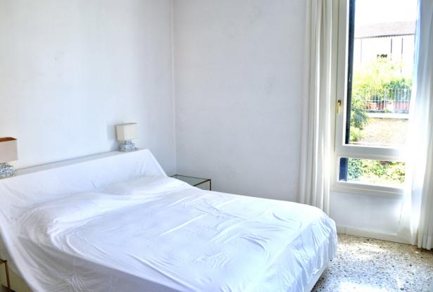 Venice - Dorsoduro elegant 2 bedroom apartment by the Giudecca canal. ref.176c 12