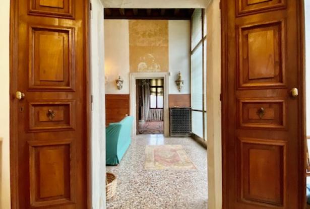 Venice - Santa Croce – Stunning noble floor – ref.177c 2