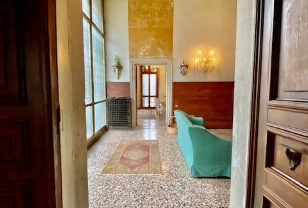 Venice - Santa Croce – Stunning noble floor – ref.177c 3