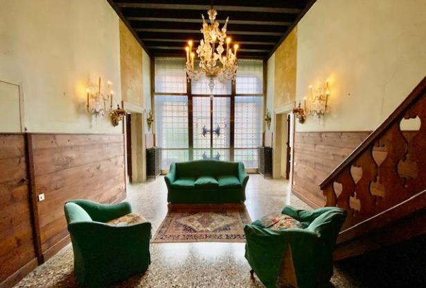 Venice - Santa Croce – Stunning noble floor – ref.177c 13