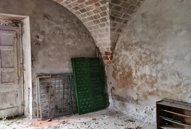 Countryside property with garden, beautiful views, character and terrace. 7