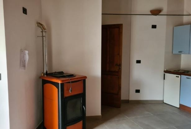 Finished, semi-detached, fully furnished character full town house with 3 bedrooms, garden, terrace and great views. 7
