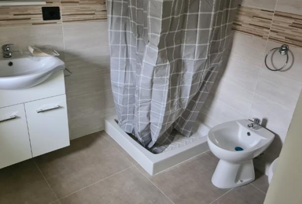 Finished, semi-detached, fully furnished character full town house with 3 bedrooms, garden, terrace and great views. 12