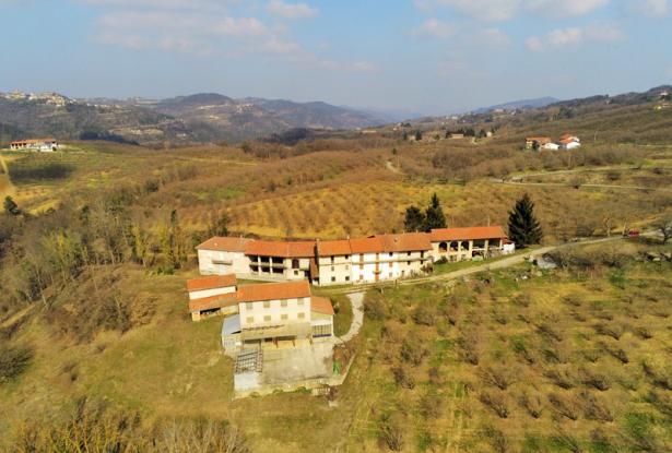 A Hamlet with Land in the Langhe A Hamlet with Land in the Langhe