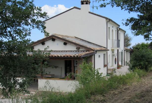 Detached, 250sqm nicely finished cottage with solar panels and mountain view. 14
