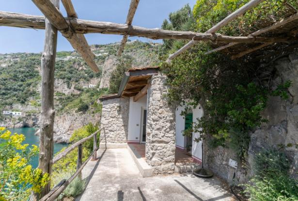 Amalfi Coast- Conca dei Marini (SA), unique townhouse with private access to the sea. Ref.02n 15