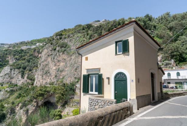 Amalfi Coast- Conca dei Marini (SA), unique townhouse with private access to the sea. Ref.02n 16