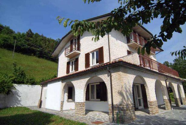 VILLA FOR SALE IN LANGHE AREA VILLA FOR SALE IN LANGHE AREA