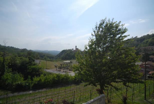 VILLA FOR SALE IN LANGHE AREA VILLA FOR SALE IN LANGHE AREA