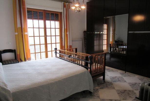 Complete block of 3 nicely finished flats with 300sqm of garden in a panoramic and peaceful Spot. 12
