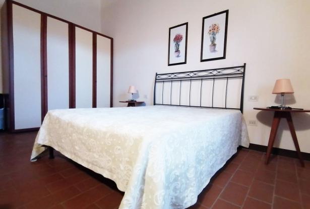 Apartment on two levels with garden and swimming pool near Castelfalfi 10
