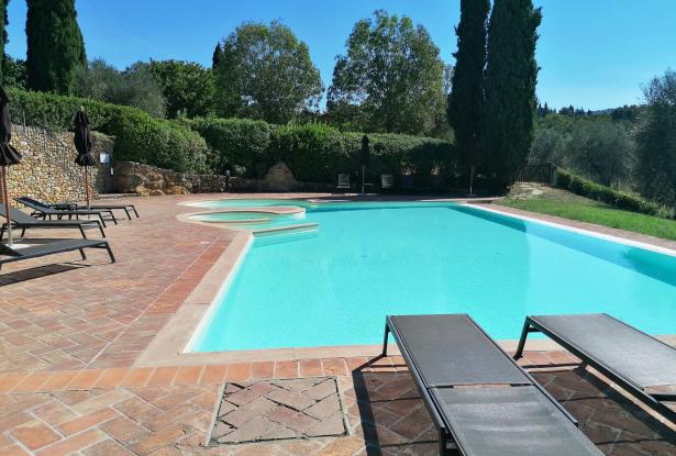 Apartment on two levels with garden and swimming pool near Castelfalfi 6