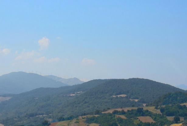 Town house with barn and garden and open , beautiful views. 12