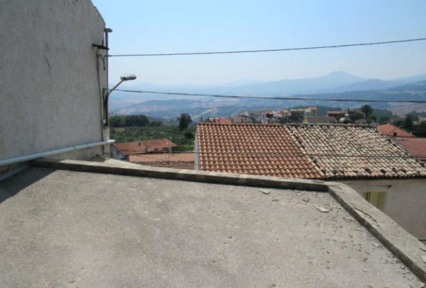 Town house with barn and garden and open , beautiful views. 13