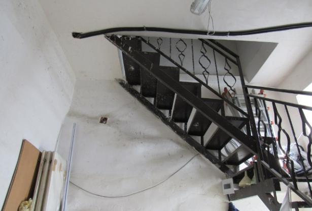 Town house divided into 2 habitable apartments with amazing views and sun terrace. 2