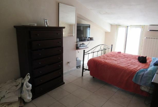Town house divided into 2 habitable apartments with amazing views and sun terrace. 10