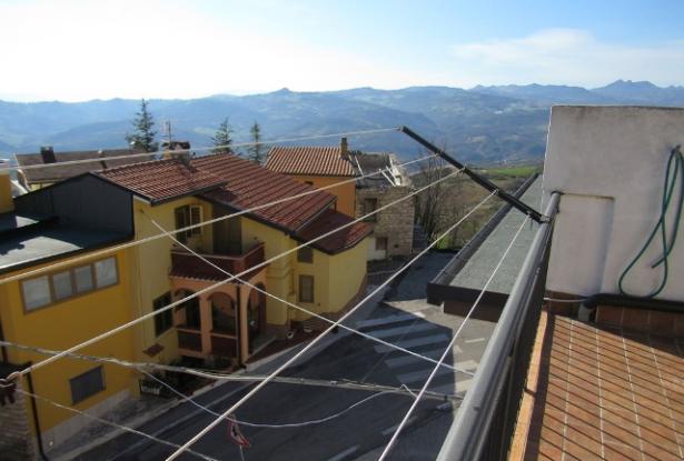 Town house divided into 2 habitable apartments with amazing views and sun terrace. 11