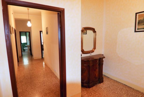 Sassari, three-rooms for investment or living? 2